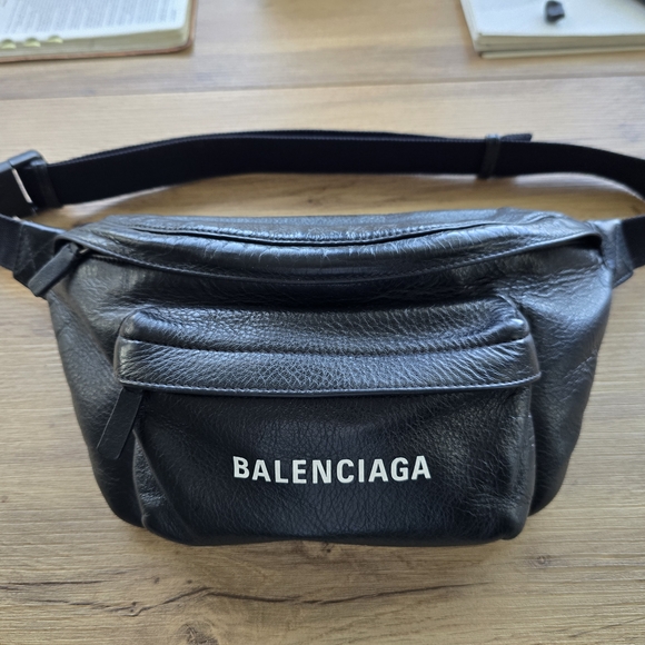 Balenciaga Black Leather Men's Bag - Picture 1 of 8